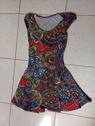 vestido curto estampado