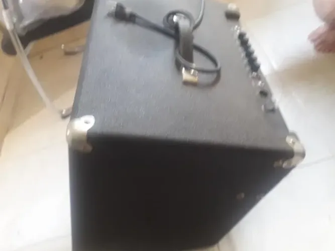 Amplificador de baixo ampeg ba115 100w