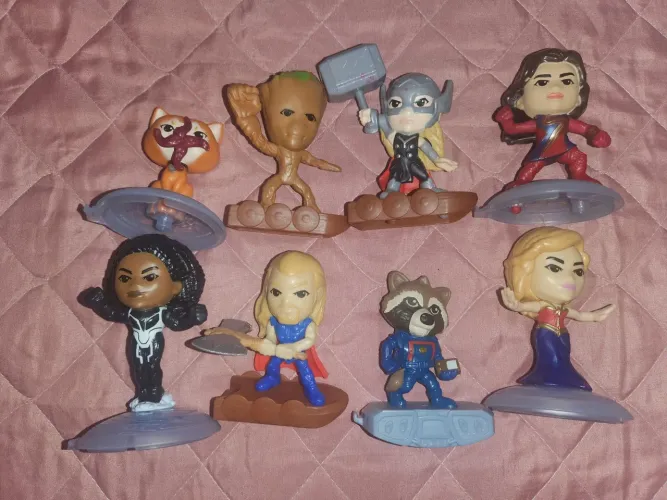 Brinquedos colecionáveis McDonald's  da Marvel 