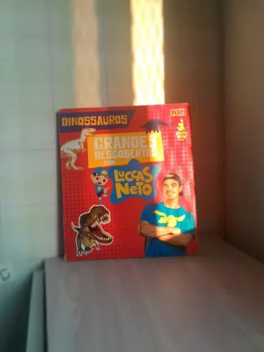 Livro Lucas Neto Dinossauro