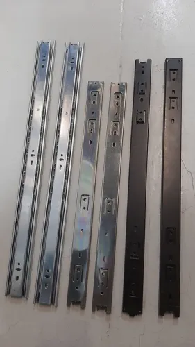 Corrediças telescópicas em aço