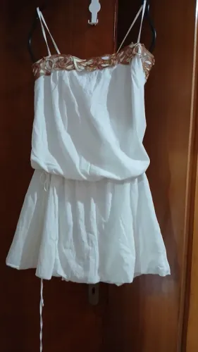 LINDO VESTIDO BRANCO COM DETALHES EM RENDA!!