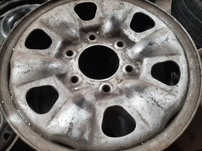 Roda de ferro aro 16 Gm S10 96 prata 6x139 original 