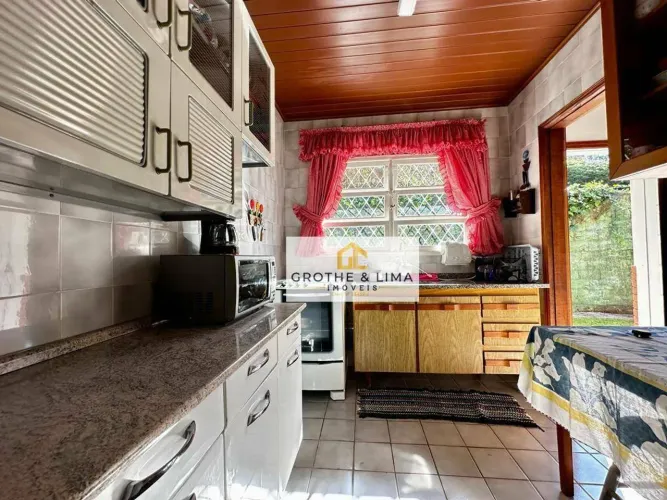 Sobrado com 4 Quartos para alugar, 170 m² - Vale Encantado - Campos do Jordão/SP