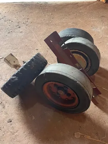 Rodas de empilhadeira com pneus e cubo
