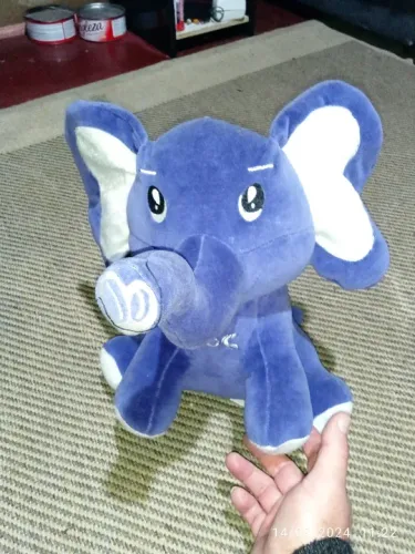 Elefante de pelúcia azul da IBC