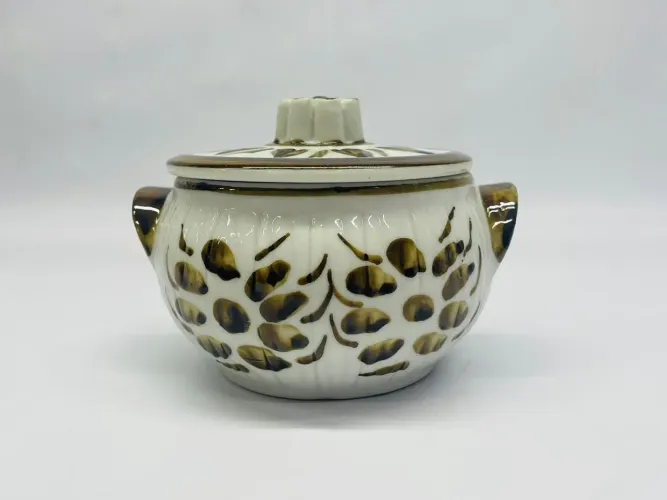 Linda Cumbuca com tampa <br>Porcelana azul e branca - Monte Sião.