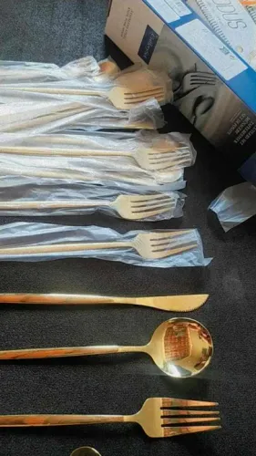 Conjunto de talheres em aço inoxidável dourado 24 peças