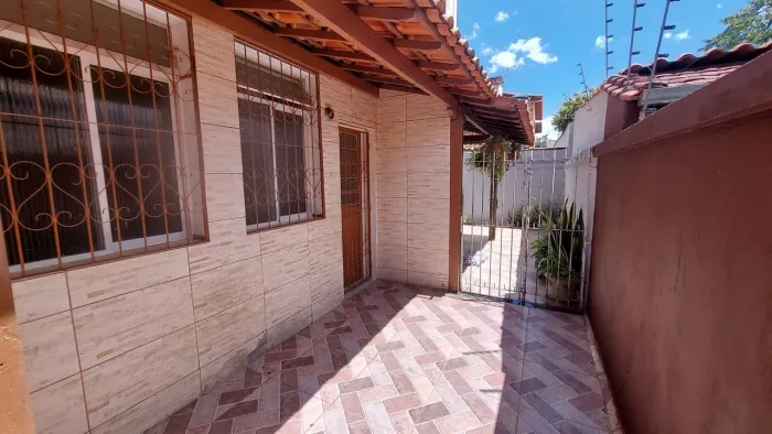 Casa geminada coletivo em ótima localização oportunidade