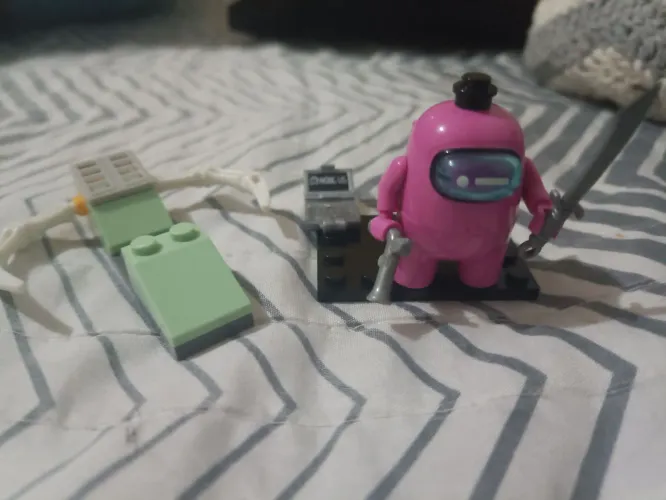 Boneco Lego Among Us - Pink 