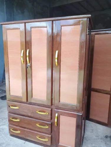 Guarda roupa de solteiro novo invernizado