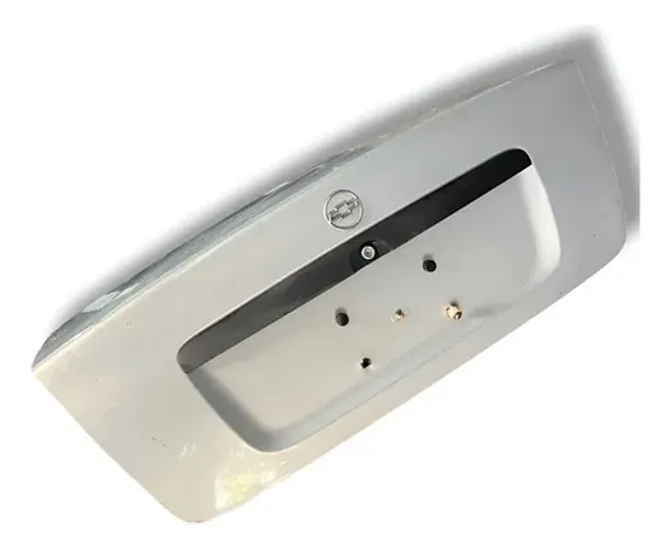 Tampa Traseira Gm Vectra 1997 1998 1999 2000 Detalhe