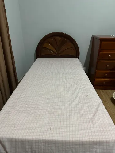 Cama de madeira