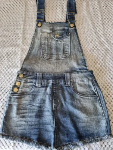 Jardineira jeans