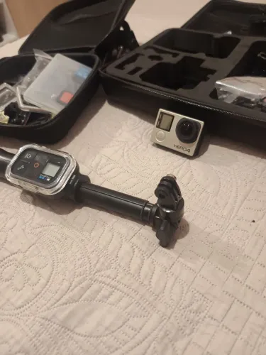 GoPro Hero 4 Black com acessórios