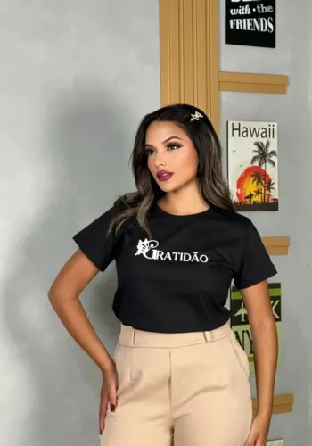 Camiseta Feminina T-shirt 100% Algodão Gola Redonda Manga Curta Estilo e Conforto . 
