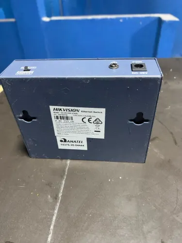 Switch de Rede Hikvision DS-JE010SP-E/M(B)