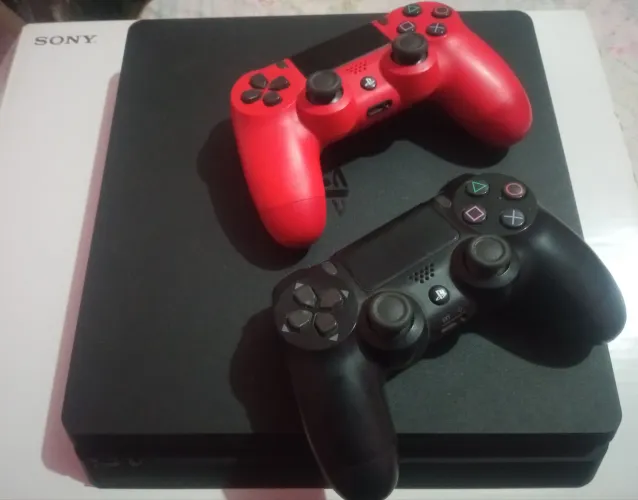 PlayStation 4 Slim 1TB (leia o anúncio)