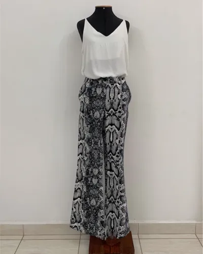 Calça flare - Le Lis Blanc 38 (cod 577)