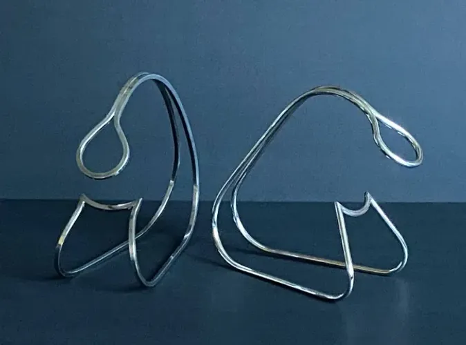 Par de Suportes para garrafa de vinho Christofle. Altura 21,5 cm, compr 19 cm