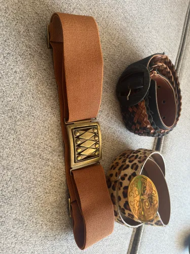 Cintos (20 reais cada)