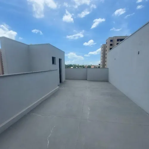 Apartamento cobertura duplex novo 2qts vende Santa Maria Uberaba/MG