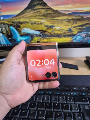 Motorola Razr 40 ULTRA GARANTIA 11/2025 SNAPDRAGON 8 GEN 1 aceito troca passo cartão