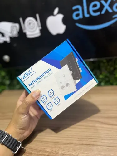 Interruptor Inteligente com 4 Botões e 2 Tomadas 