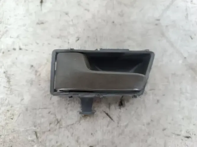 Maçaneta interna lado esquerdo VW Santana 84-00
