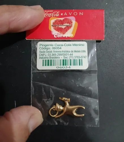 Pingente Coca-Cola Menino Avon Colecionador
