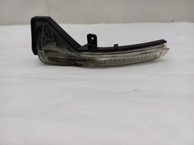 Pisca seta retrovisor LE Volskwagen Virtus 20/22
