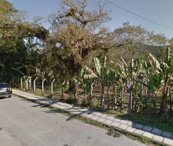 Terreno em Antonina de 1500 M² a 4 quadras da ponta da pita