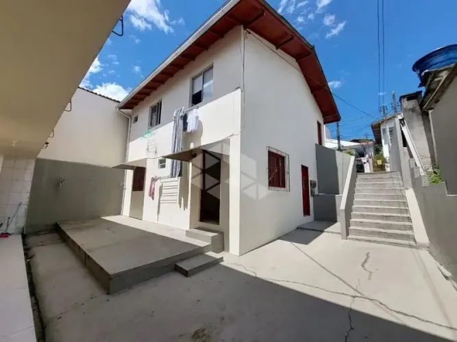 Casa de 1 quarto com 35m² para alugar no bairro Trindade em Florianópolis
