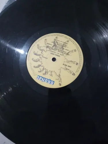 72 DISCOS DE VINIL SEM CAPAS Lista Na Descrição