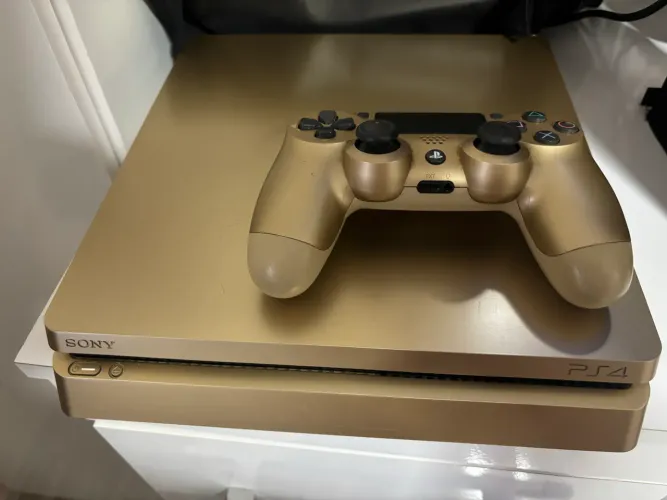 PS4  dourado  