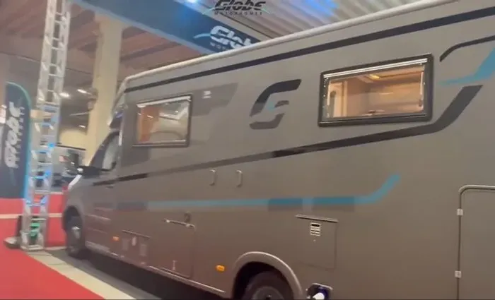 Mothorhome Globe 7,5 m, tudo Dometic e Victron.