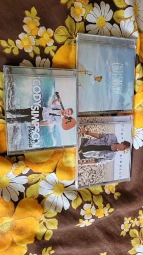 CD's Cody Simpson (Surfers Paradise, Paraside e Coast to Coast)