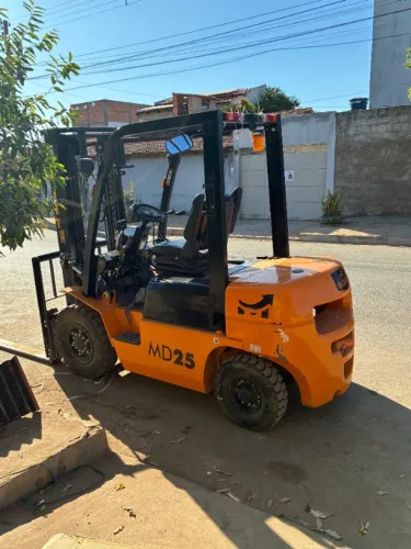 [ALUGO] Empilhadeira Movix MD 25