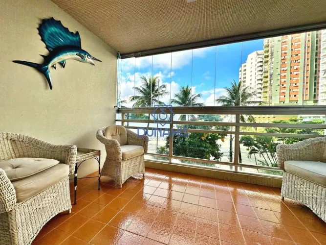 APARTAMENTO CONSERVADO FRENTE AO MAR - À VENDA NA PRAIA DAS ASTÚRIAS