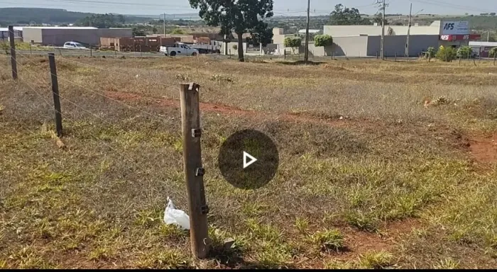 Vendo terreno de 2500m2 Costa Rica MS prox. centro no asfalto escriturado ,água, luz esgo