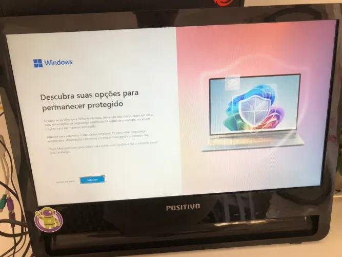 Monitor Tela de LED 18" Fit 856 com áudio embutido