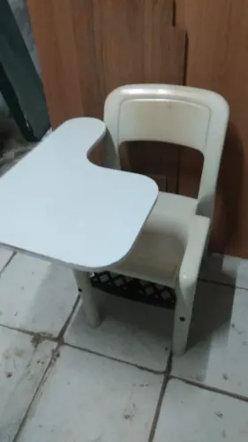 Cadeira escolar/universitária