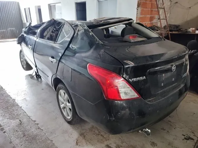 SUCATA PRA RETIRAR PEÇAS  * SUCATA Nissan Versa CVT MOTOR 1.6 Câmbio Automáti