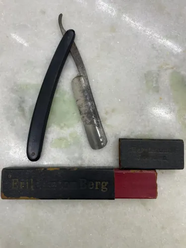 Barbeador ( navalha ) Antigo Erik Anton Berg