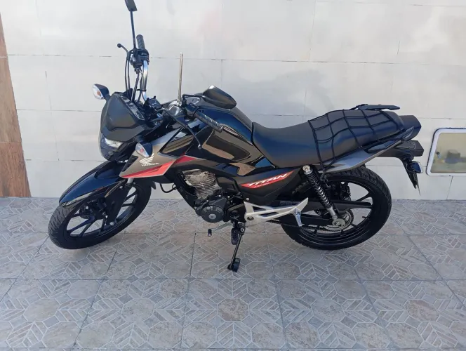 Vende Titan 160 2025