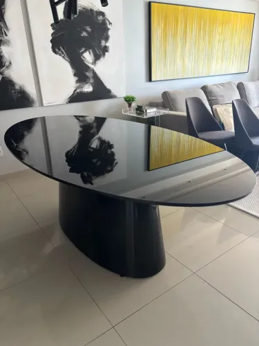 Mesa de Jantar Oval em Vidro Preto, laqueada, 