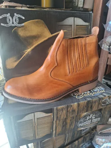Bota Country Masculina Couro - Conforto e Estilo!