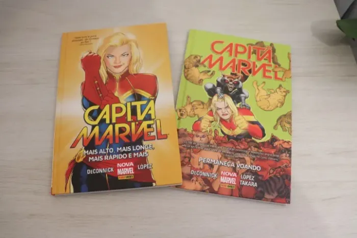 Capitã Marvel | HQs Panini Comics | Combo 2 Volumes