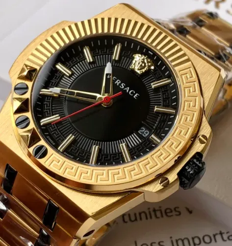 relógio VERSACE Movimento: Quartzo suíço ? Material dourado