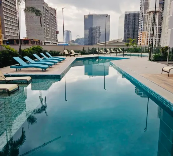 Belíssimo apartamento 2 quartos, varanda e infraestrutura completa. 